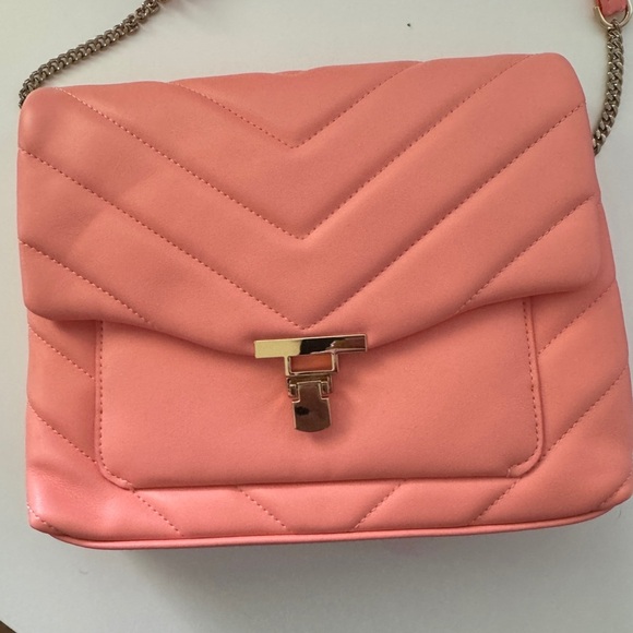4/$25 Coral “A New day” Quilted Crossbody Bag with Gold Clasp - Picture 2 of 6